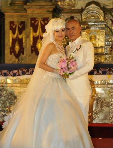 张卫健和他老婆的身高